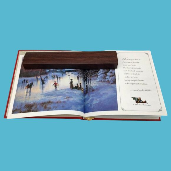 Two 2001 Hallmark Gift Books At The Heart of Christmas - The Art of Paul Landry - Picture 8 of 10